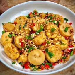 ผัดเต้าหู้หมูสับคั่วพริกเกลือ