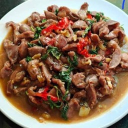 กะเพราเครื่องในไก่ [ เป็นกับข้าว ]