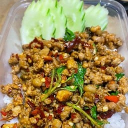 กะเพราบ้านเพื่อน