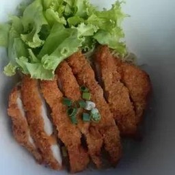 บะหมี่แห้งไก่กรอบ