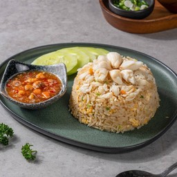 ข้าวผัดเนื้อปู ออนท็อปด้วยเนื้อกรรเชียงปู x น้ำพริกไข่ปู