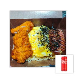 [อร่อยซ่ากับโค้ก] มาม่าเกาหลี(พรีเมี่ยม)ซัมยัง ห่อไข่ พร้อมด้วยสะโพกไก่กรอบ + ไส้กรอก2ชิ้น  โรยหน้าด้วยสาหร่าย +  โค้ก ออริจินัล (กระป๋อง)