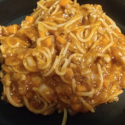 สปาเก็ตตี้ซอสมะเขือเทศหมูสับ