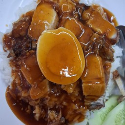 ชายสี่บะหมี่เกี๊ยว หน้าปั๊มปตท. หน้าปั๊ม ปตท.เก่า