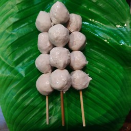 ลูกชิ้นหมู (โคตะระ แซ่บ)
