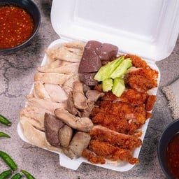 ข้าวมันไก่ผสมใส่เครื่องในโคตรพิเศษ