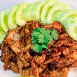 หมูกระเทียมพริกไทยหมักนุ่มเด้งเป็นกับข้าว