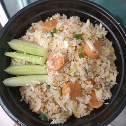 ข้าวผัดไส้กรอก ปูอัด