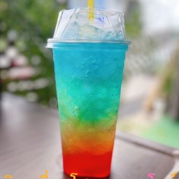 อิตาเลี่ยนโซดา-เรนโบว์