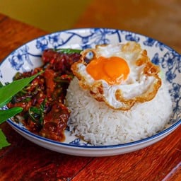 ข้าวกะเพราเนื้อตุ๋น