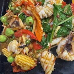 ปลาหมึกผัดฉ่า Stir Fried squid with spices