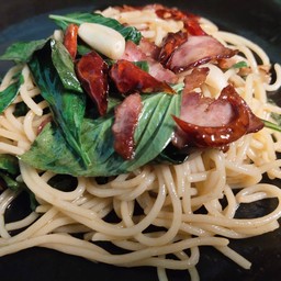สปาเก็ตตี้ผัดพริกแห้งเบคอน