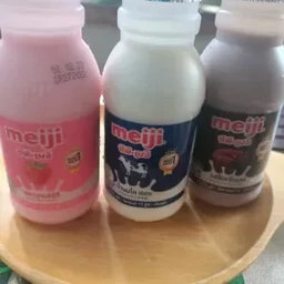 นมสามรส