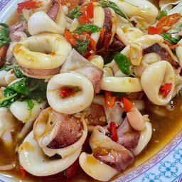 กะเพราหมึก เป็นกับข้าว