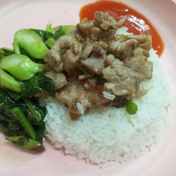 ข้าวหมูทอดคะน้า