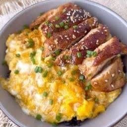 ครัวBOWi ไข่ข้น+ยำแซ่บ