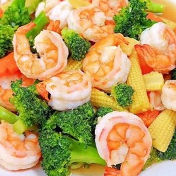 ผัดบล็อคเคอรี่กุ้งสุก