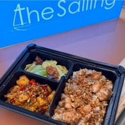 ข้าวไก่กระเทียม+เต้าหู้คั่วพริก+กระหล่ำผัดน้ำปลา