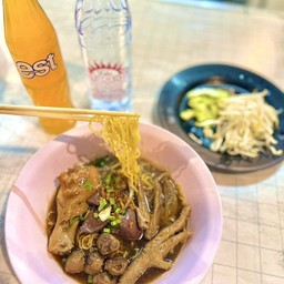 พิเศษ  ก๋วยเตี๋ยวไก่มะระ