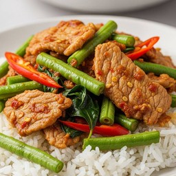 ข้าวราดผัดพริกแกง