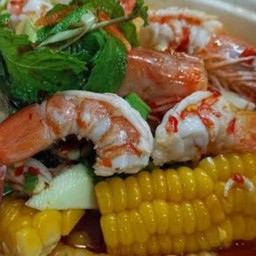ยำข้าวโพดกุ้งสุก