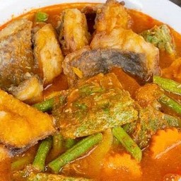 แกงส้มผักรวมปลาทอด