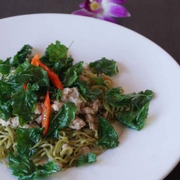 บะหมี่ผัก ผัดกะเพรา
