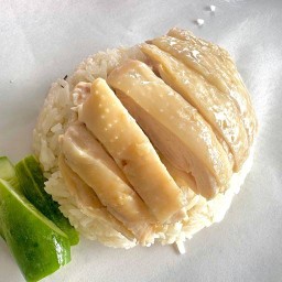 ข้าวมันไก่และก๋วยเตี๋ยวน้ำตกสมเจริญ สุเหร่าคลองหนึ่ง 13