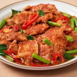 พริกแกงหมูชิ้น [ เป็นกับข้าว ]