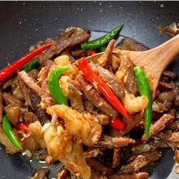 เนื้อผัดพริกสด ราดข้าว