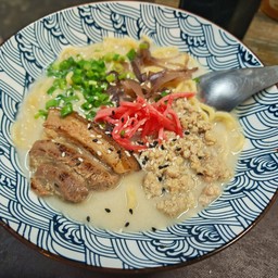 ทงคตสึ ราเมง หมูชาชู