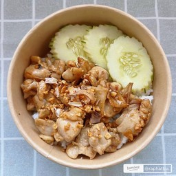ข้าวไก่กระเทียมพริกไทย