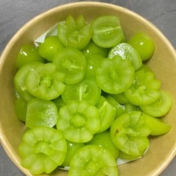 องุ่นไซมัลคัส