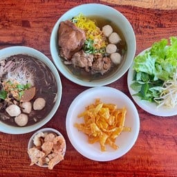 หลิงหลงก๋วยเตี๋ยวเรือ อากาศอำนวย