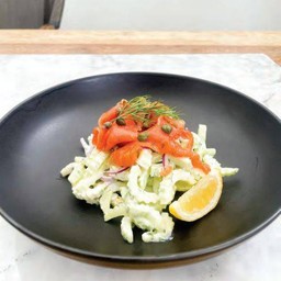 สลัดแตงกวาแซลมอน