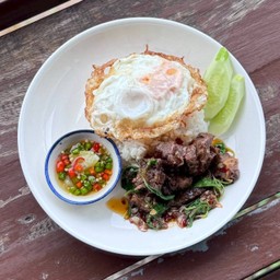 ข้าวราดกระเพราะเนื้อเปื่อย