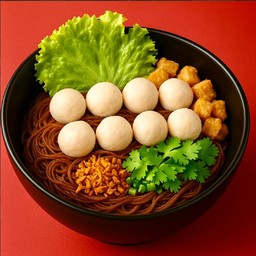 เส้นคลุกลูกชิ้น-หมูกระจก