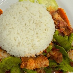 พริกแกงหมูกรอบ