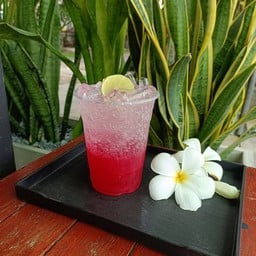 น้ำแดงมะนาวโซดา