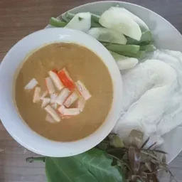 ขนมจีนน้ำยาปูเจ