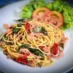 สปาเก็ตตี้ พริกแห้ง เบคอน