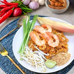 ผัดไทย กุ้งสด
