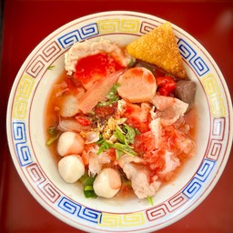 โก๋อาร์ตเตี๋ยวเรือ ตลาดสามชุก