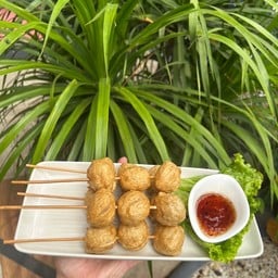 ลูกชิ้นเนื้อทอด 4 ไม้