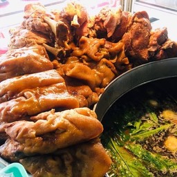 ขาหมูแดงล้วน