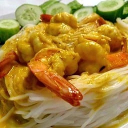 ขนมจีนน้ำยากะทิกุ้ง +ไข่ต้ม (ใต้แท้)+ผัก