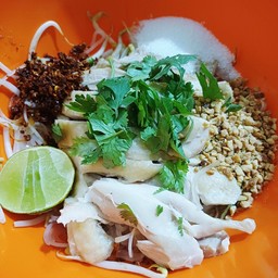 บะหมี่แห้งต้มยำไก่