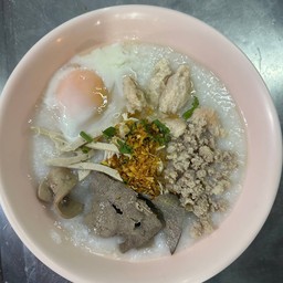 โจ๊กทรงเครื่องใส่ไข่