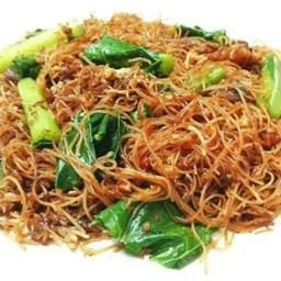 เส้นหมี่ผัดซีอิ้วหมู