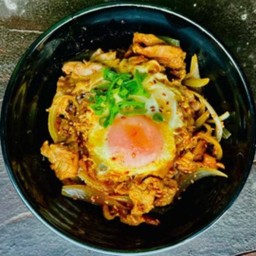 ข้าวหน้าหมูซอสญี่ปุ่น